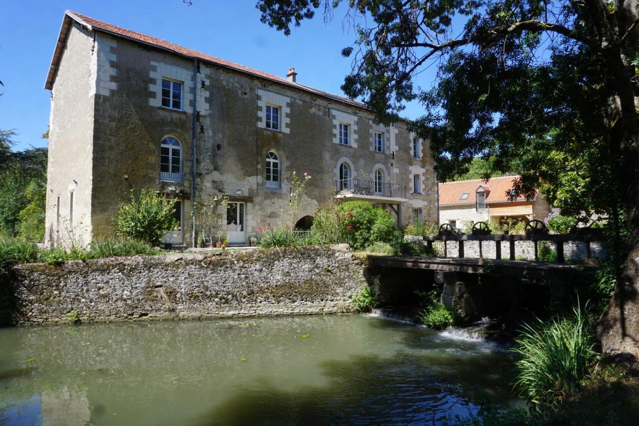 Le Moulin De Moquesouris - Chambres D'Hotes Et Table D'Hote Nazelles-Negron Esterno foto