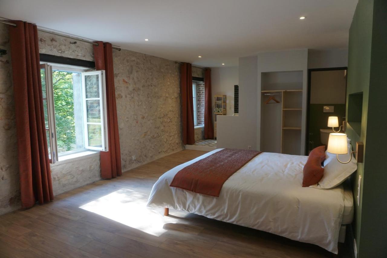 Le Moulin De Moquesouris - Chambres D'Hotes Et Table D'Hote Nazelles-Negron Esterno foto